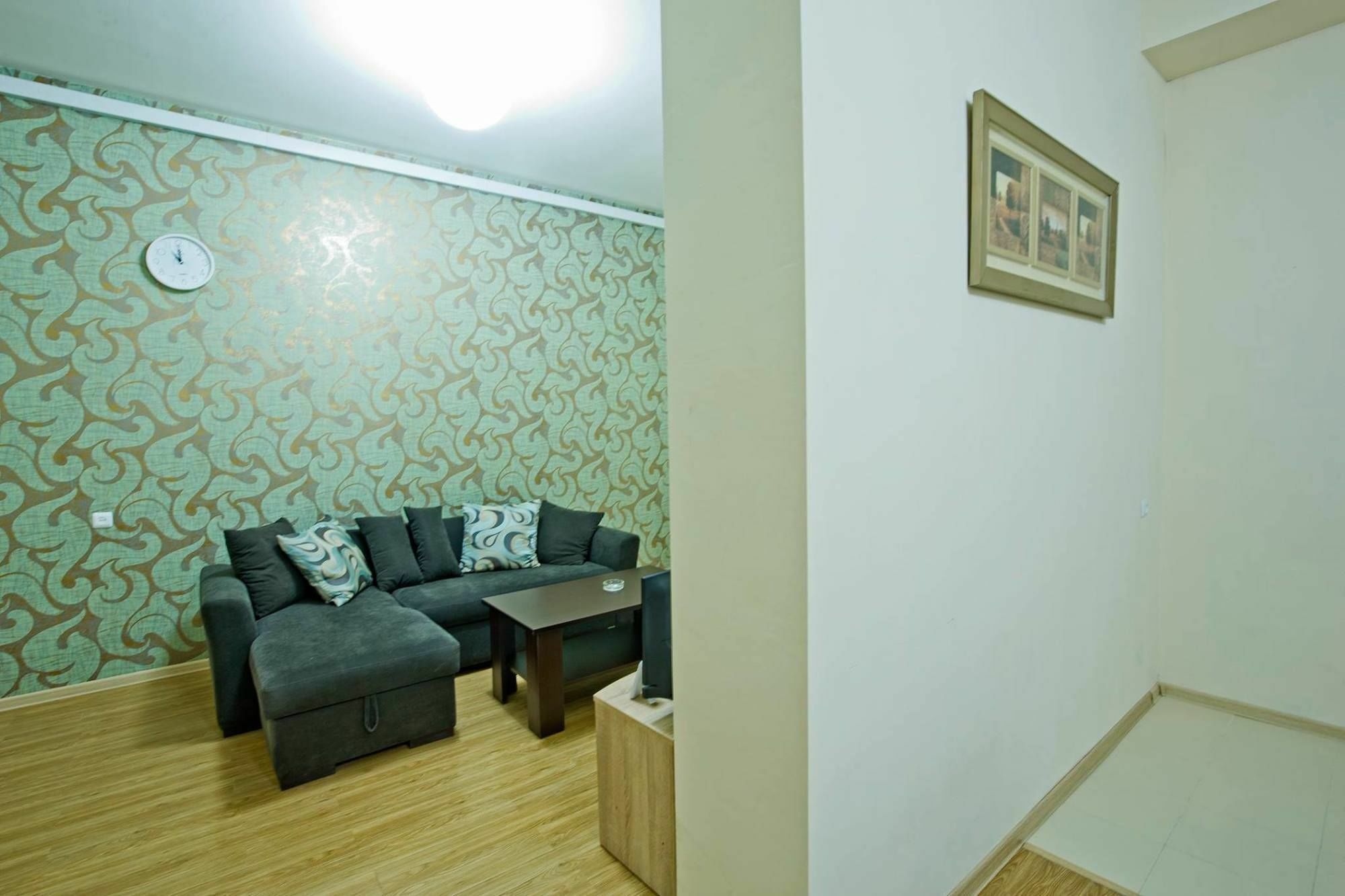 Premium Residence バトゥーミ エクステリア 写真
